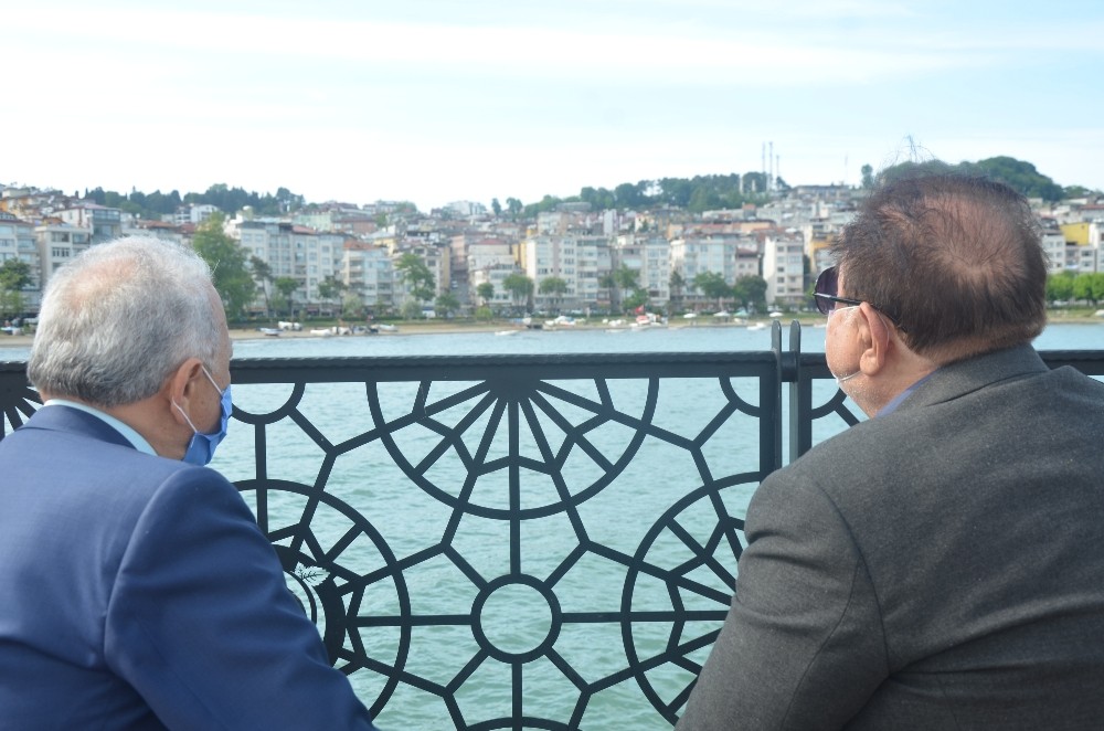Şehrin müdavimleri yine sokaklarda 