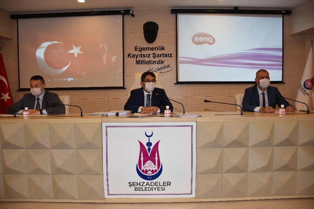 Şehzadeler Belediyesi esnafa rahat nefes aldıracak 