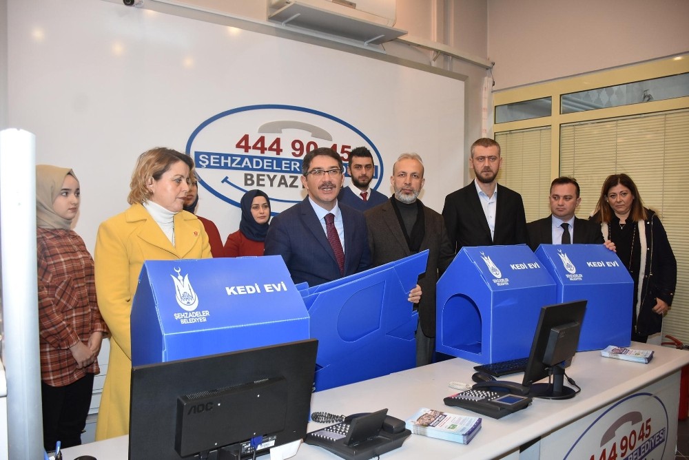 Şehzadeler Belediyesi’nden canlar için kedi evi 