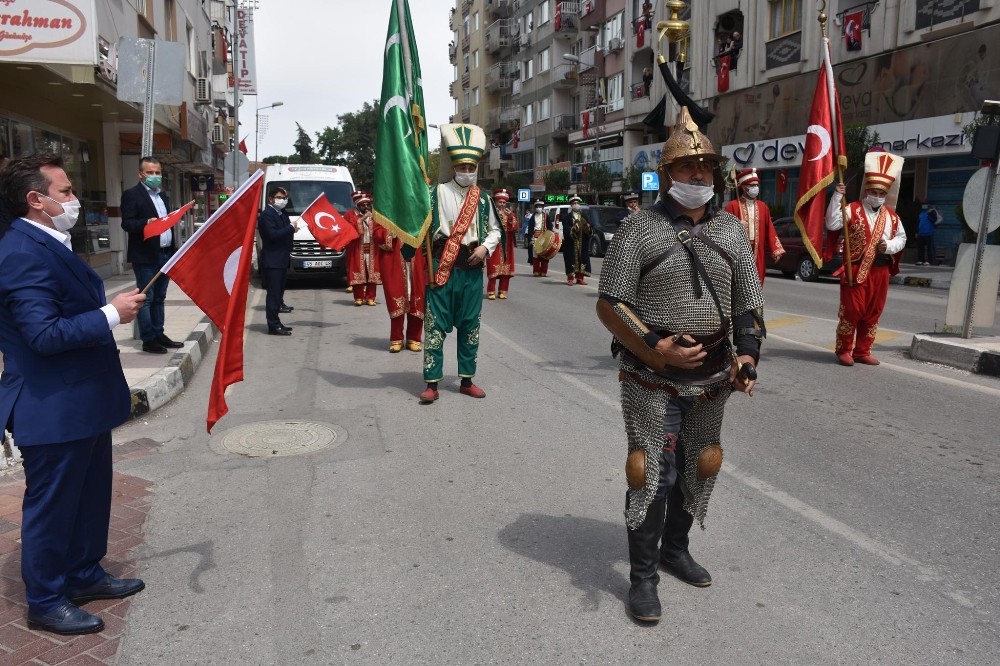 Şehzadeler’de 23 Nisan eğlenceleri vatandaşın ayağına gitti 