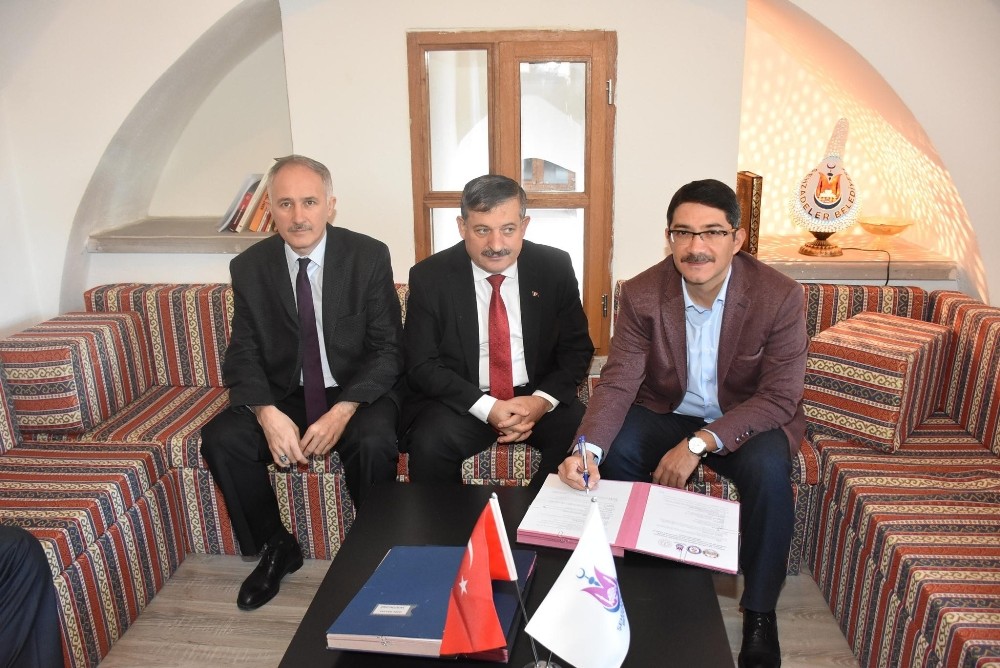 Şehzadeler’den Selimşahlar’a halı saha 