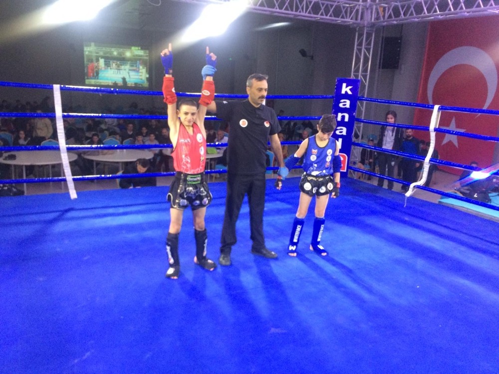 Şehzadeler’in Muaythai şampiyonu milli takımda 