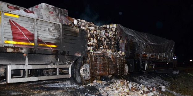 Şeker yüklü tırda yangın!