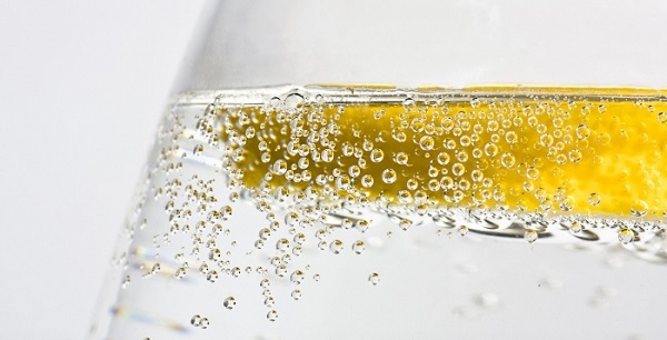 Şekerli içecekler kanser riskini arttırıyor mu?