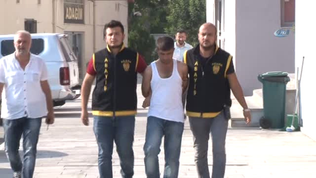 Şekil değiştiren polis hırsızı enseledi