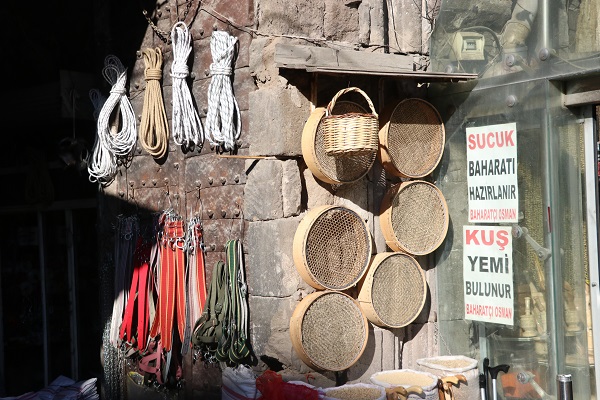 8 asırlık Çarşı, AVM'lere direniyor