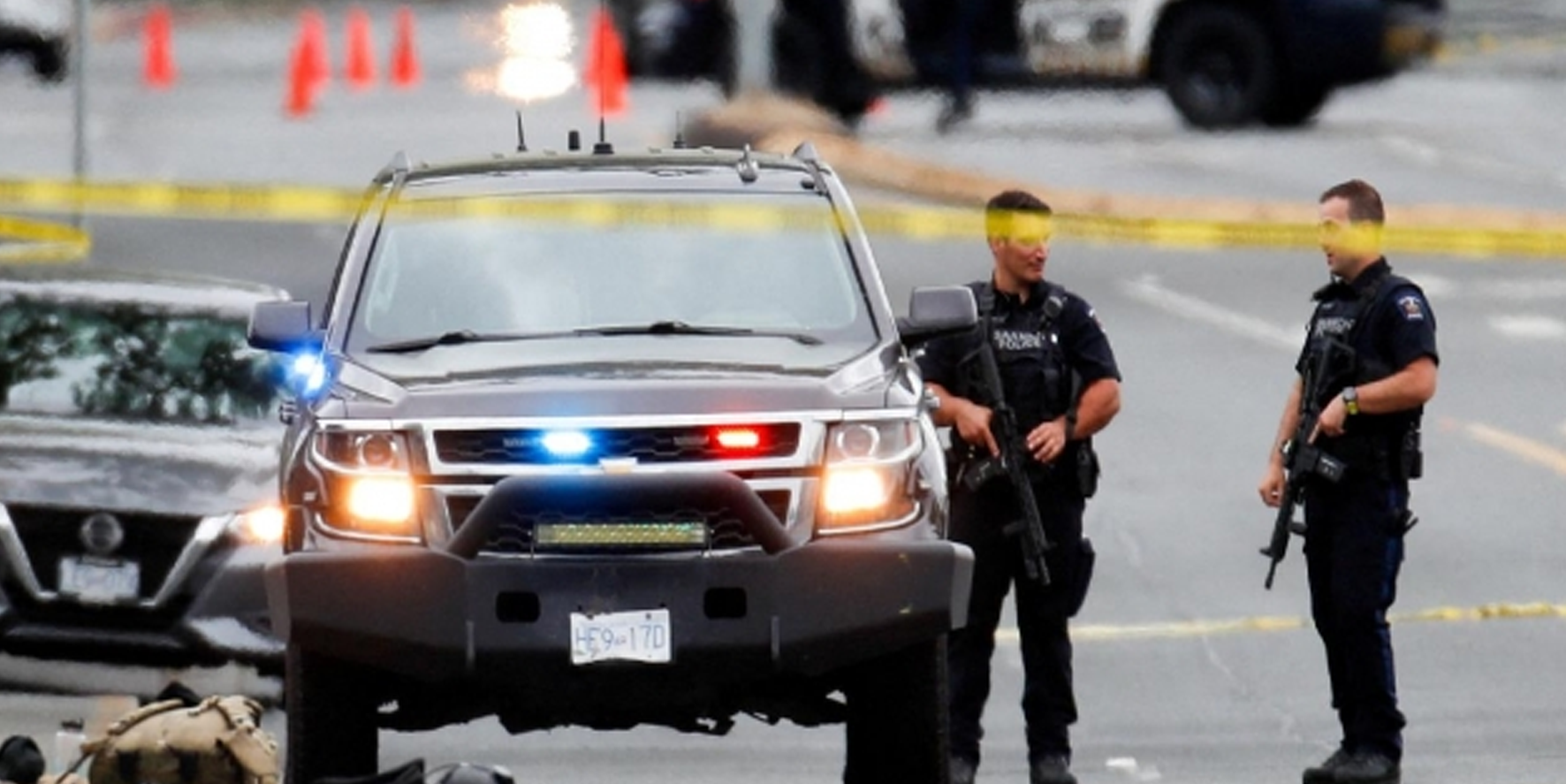 Sekiz genç kız evsiz bir adamı öldürdü