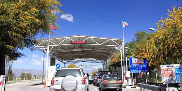 Sekiz yıllık hasret sona erdi ama... Rumlar ırkçılığa başladı