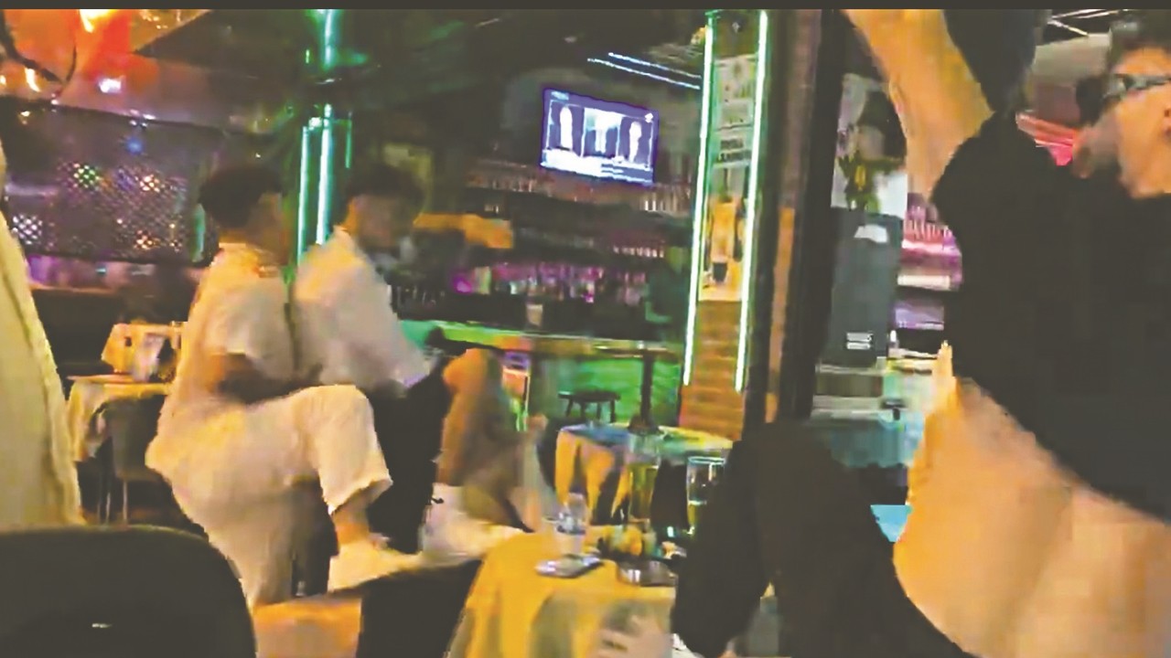 Seküler dayatma gençlerimizi maskara yaptı