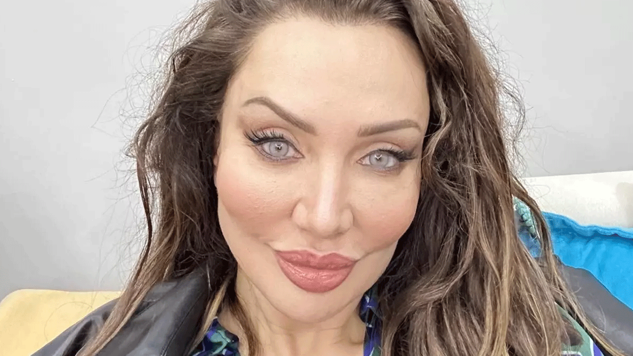 Seküler yaşam tarzı nelere sebebiyet veriyor, görün... Ünlü şarkıcı kendini odaya kilitleyip ağlayarak anlattı