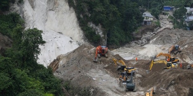 Sel felaketinde ölü sayısı 161'e yükseldi