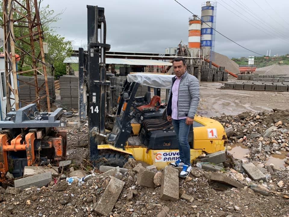 Sel Kozluk ilçesinde hayatı olumsuz etkiledi 
