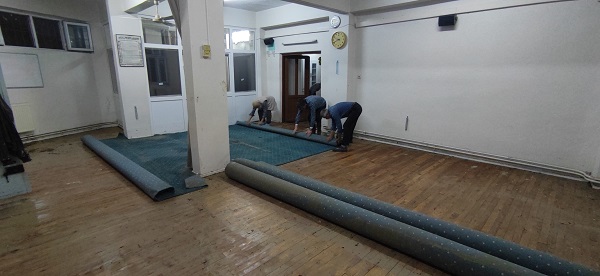 Sel suları camiyi bu hale getirdi