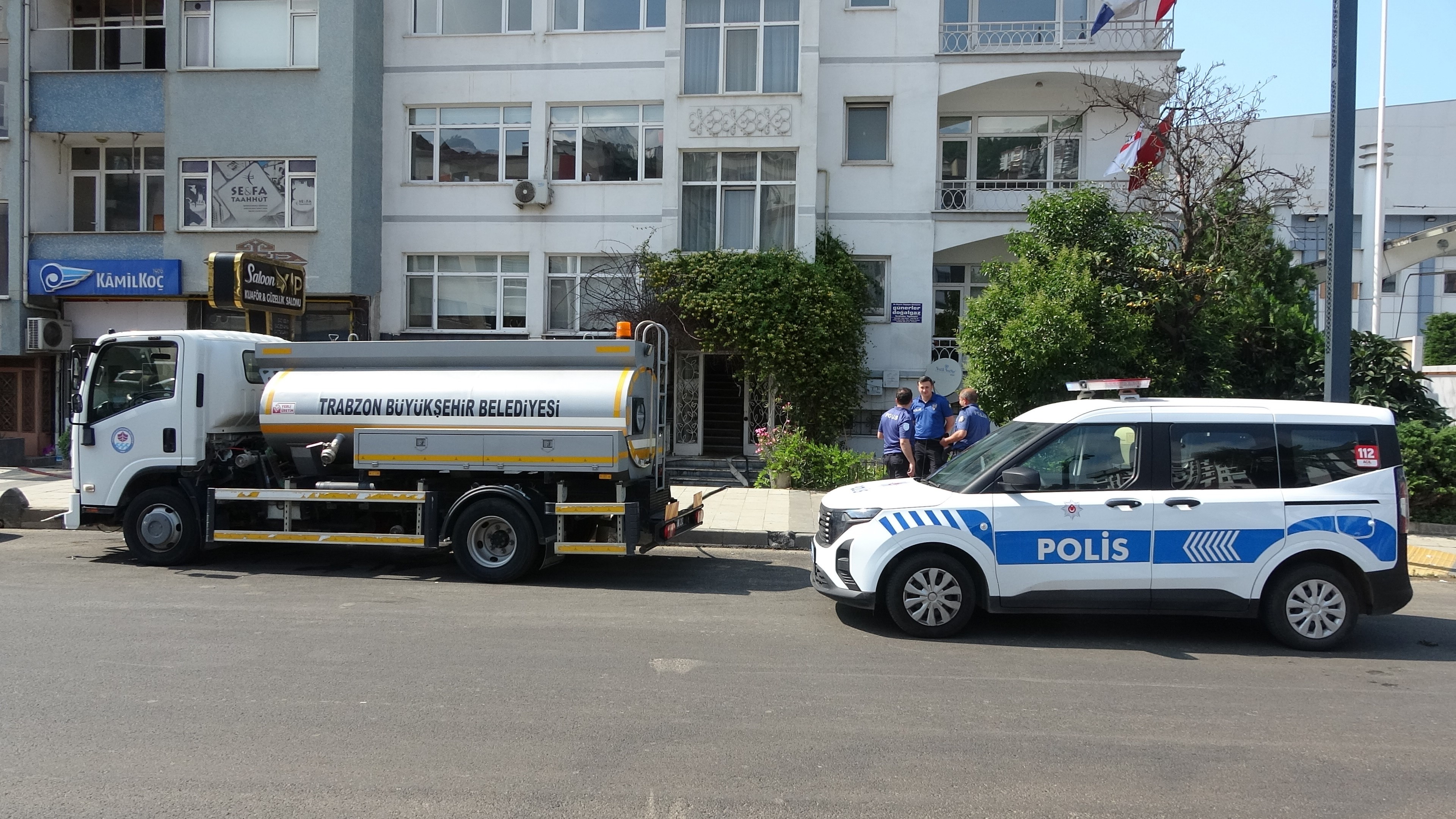 Sel temizleme çalışmalarında karbonmonoksit gazı zehirlenmesi: 2 belediye işçisi hastaneye kaldırıldı