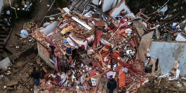 Sel ve toprak kaymasında can kaybı 136'ya yükseldi!