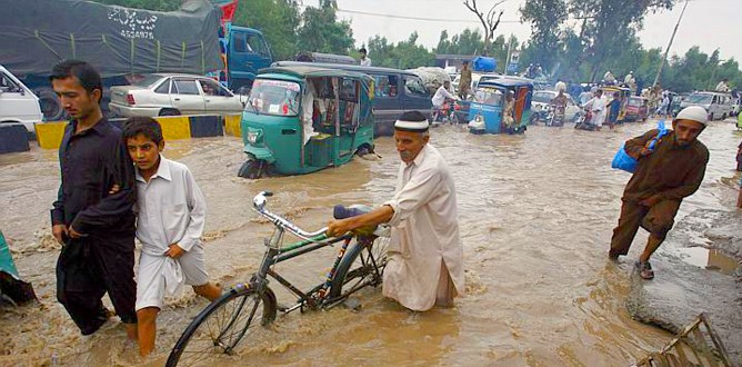 Afganistan’ı sel vurdu: 100 ölü