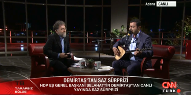 Demirtaş yıllar önce kendisini sazla güzelleyen Ahmet Hakan'ı hedef aldı!