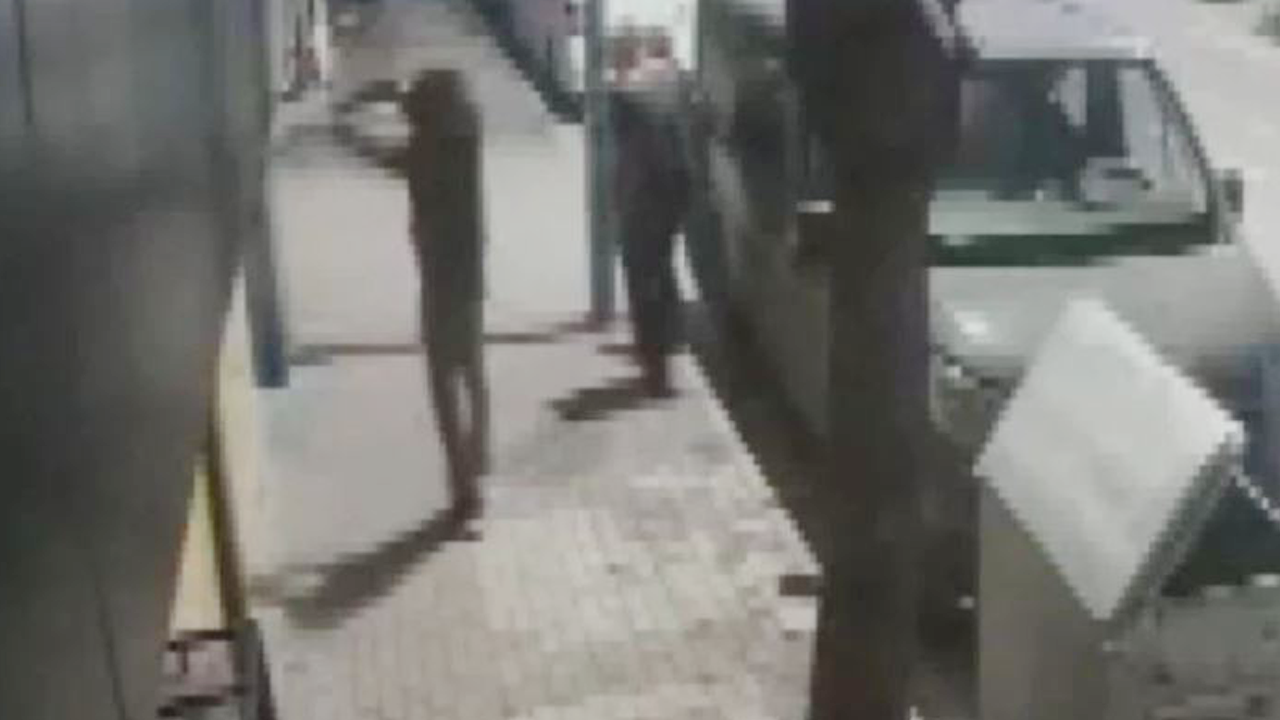 Selam verdi, müsaade isteyip dükkanı kurşunladı