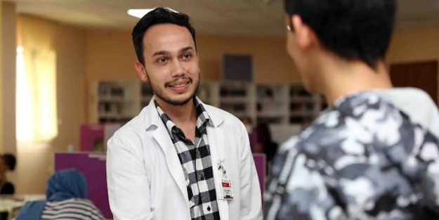 Selamlaşmamak, ruh sağlığını olumsuz etkiliyor! Uzman isim gençleri uyardı