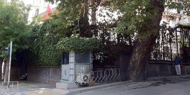 Komşuda bayram namazına izin verilmedi!