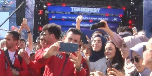 Selçuk Bayraktar İHA'larla Teknofest'te! İlan etti: GÖKBEY, Bayraktar TB2 - TB3, HÜRKUŞ! Havalara uçacak!