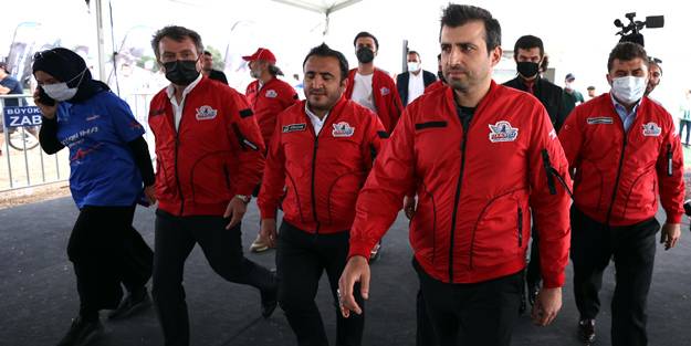 Selçuk Bayraktar müjdeyi duyurdu: Yerli İHA'lara o özellik geliyor!