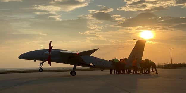 Selçuk Bayraktar'dan Akıncı'ya karne! 3 pekiyi, 1 zayıf