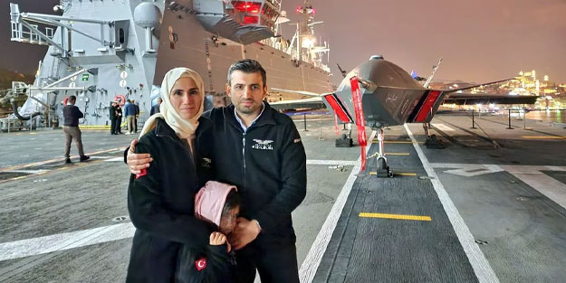 Selçuk Bayraktar'dan duygulandıran paylaşım: Ayasofya'nın kapısında ilk nöbetinde