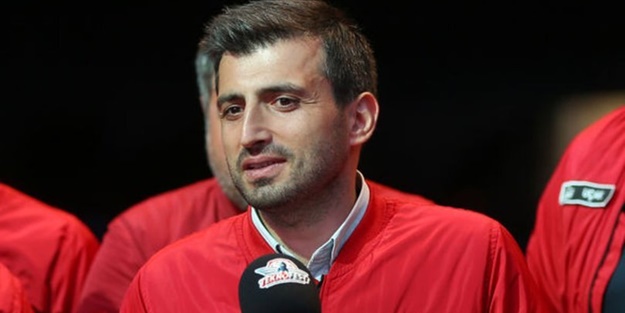 Selçuk Bayraktar'dan hava aracı bakım teknisyenlerine vefa!