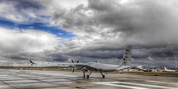 Selçuk Bayraktar'dan heyecanlandıran paylaşım: AKINCI PT-3 ilk koşusunda