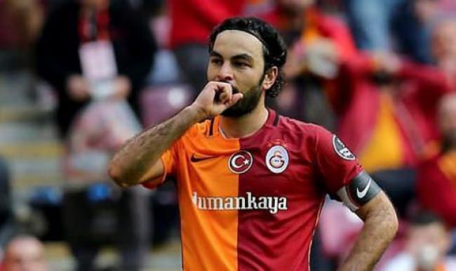 Selçuk İnan attığı gole sevinmedi