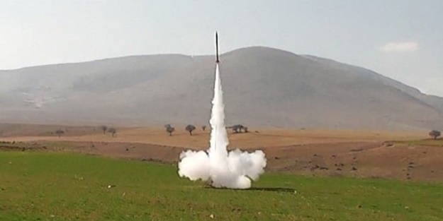 Öğrenciler yerli roket üretti