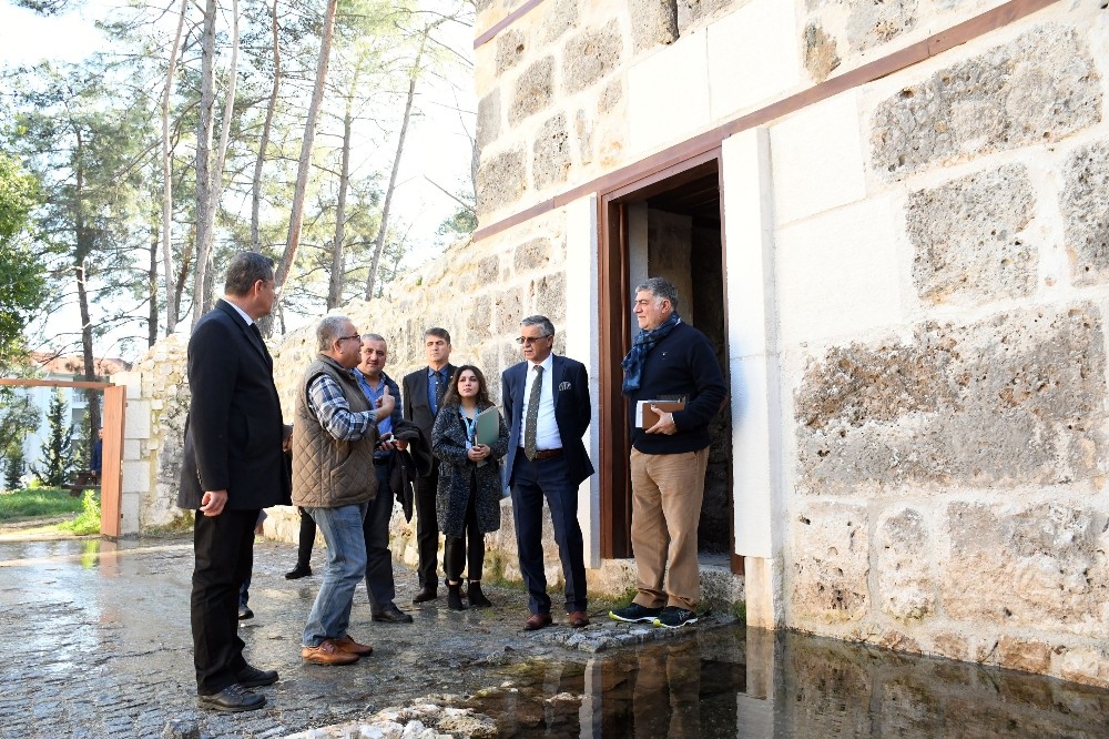 Selçuklu Av Köşkünde temizlik çalışması 