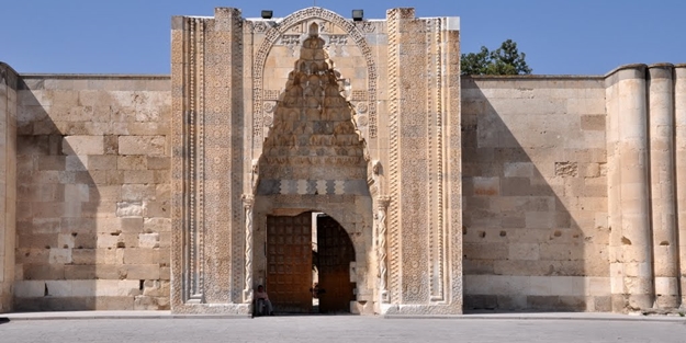 Selçuklu döneminde inşa edildi: Sultanhan Kervansarayı