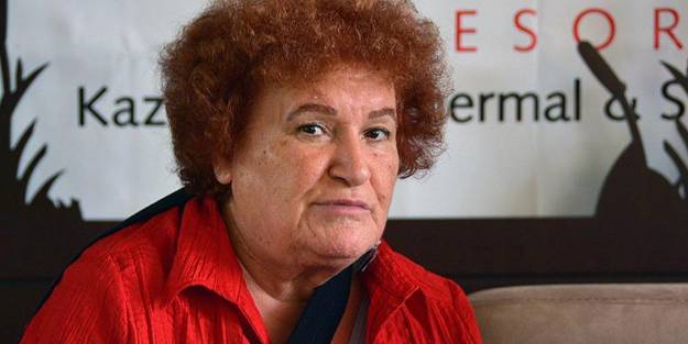 CHP'nin heykellerine çıt çıkarmayan Selda Bağcan, AK Parti'nin yol ve köprü yapmasını eleştirdi