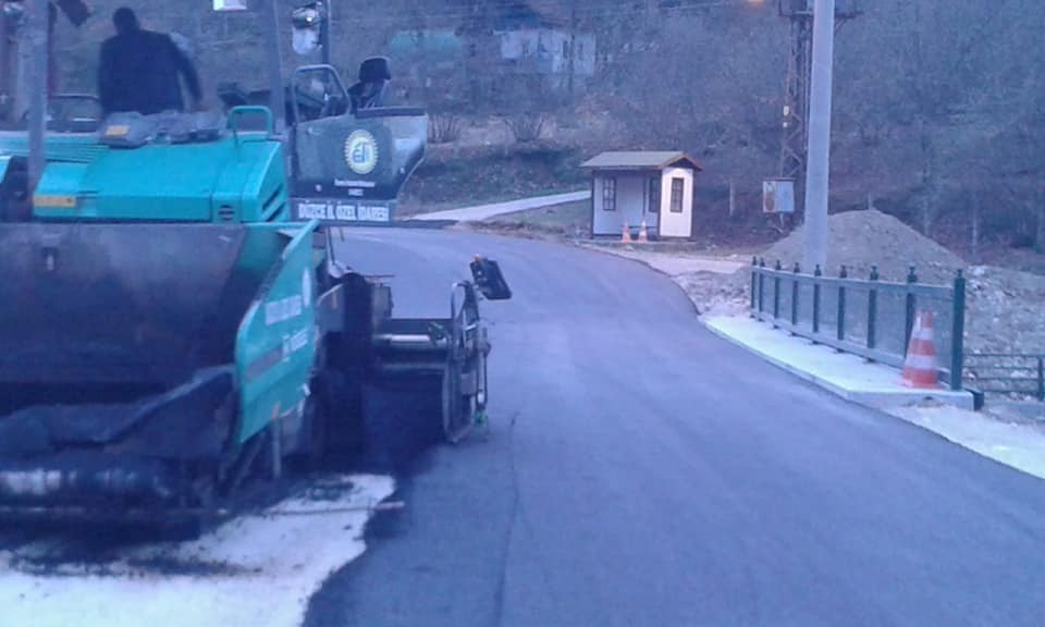 Selde tahrip olan yollar asfaltlandı 
