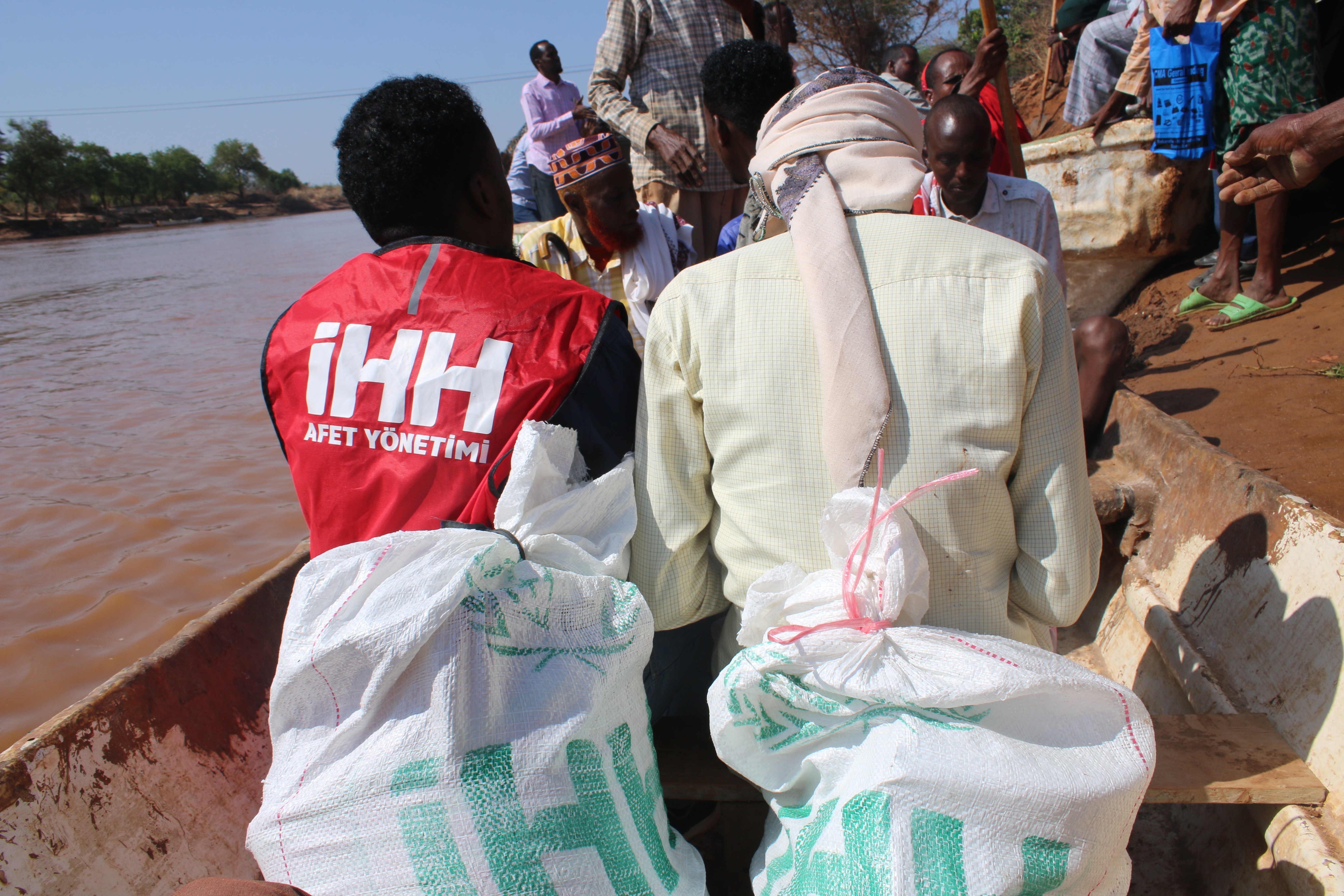 Selden etkilenen Somali’ye Türkiye’den destek