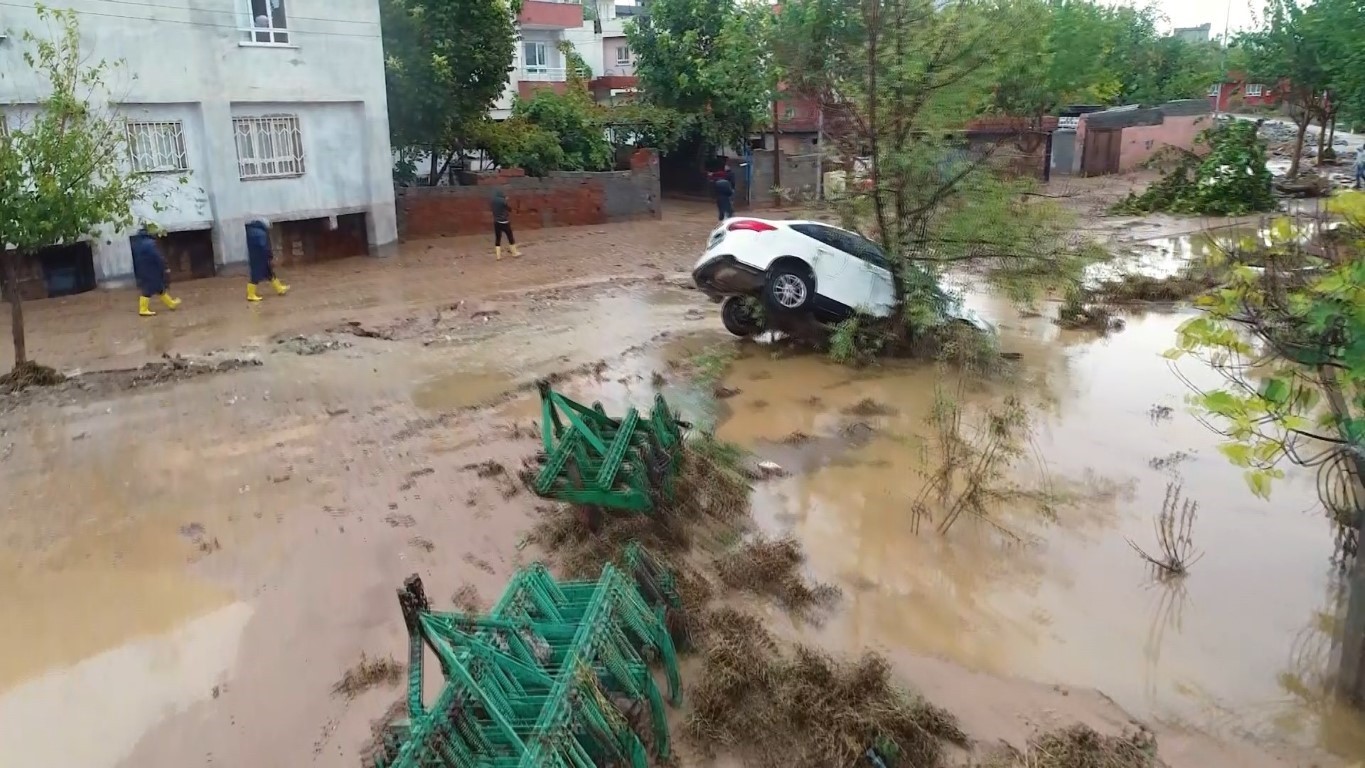 Selden zarar gören 330 esnafa 35 milyon destek ödemesi yapıldı