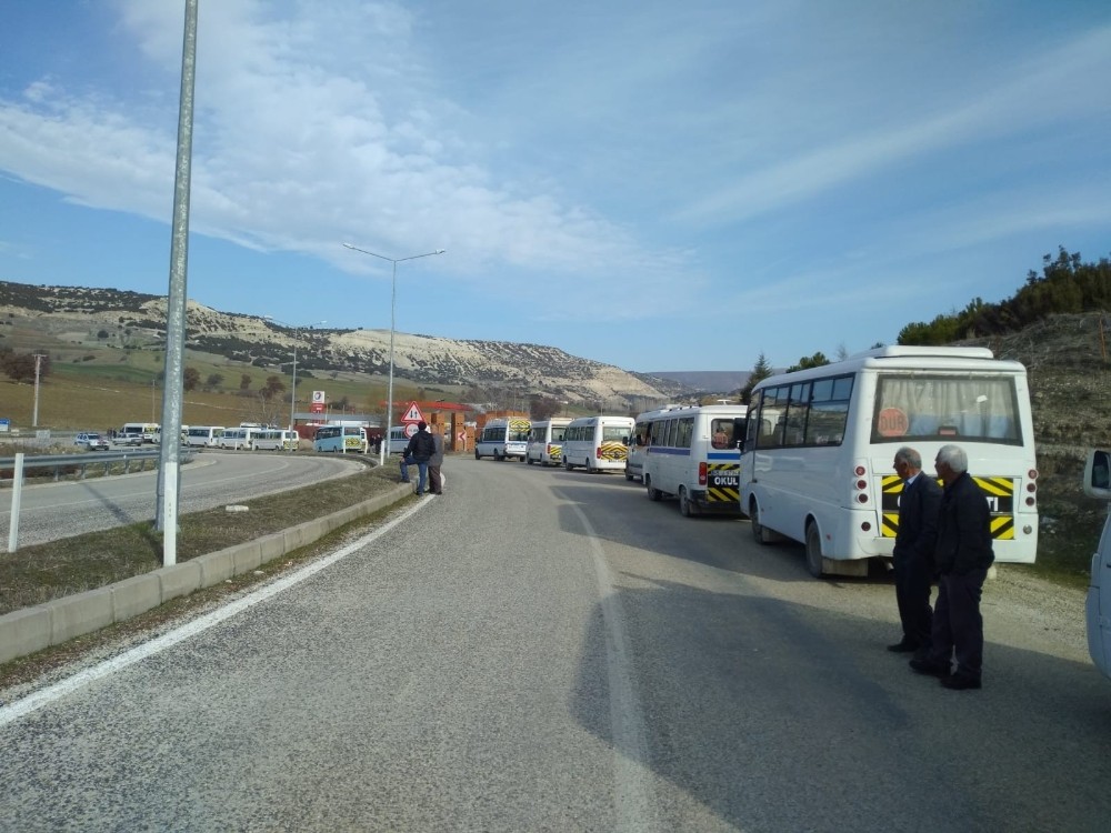 Selendi’de servis araçlarına sıkı denetim 
