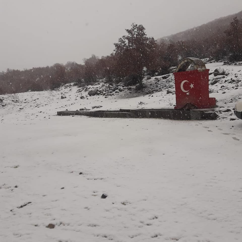Selendi’de yol açma çalışmaları sürüyor 