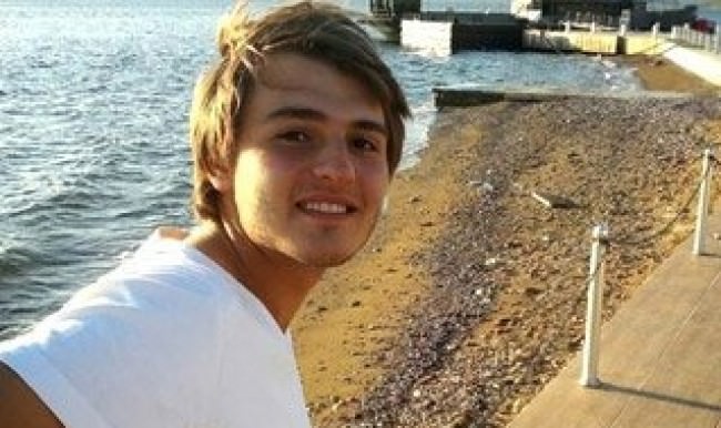 Selfie çekerken şelaleden düşerek öldü