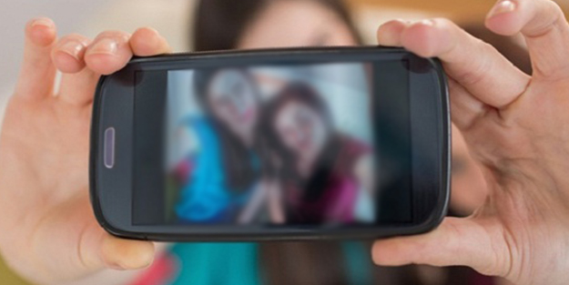 'Selfie' İngiltere'de ders oldu