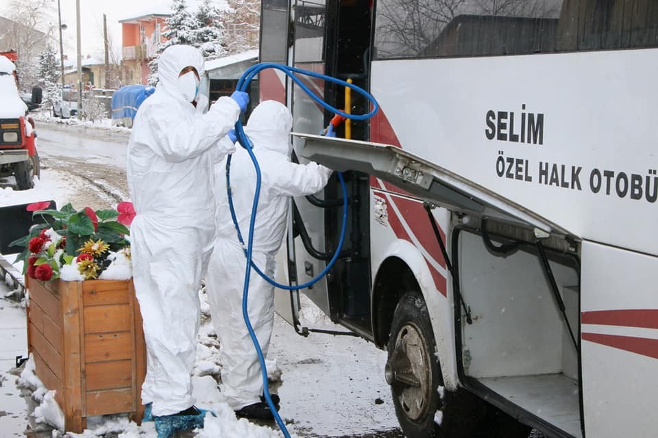Selim’de tolu taşıma araçları dezenfekte ediliyor 
