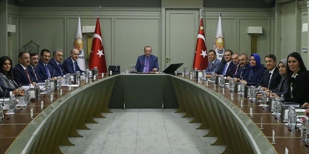 Selvi bombayı patlattı! İşte ezber bozan anket