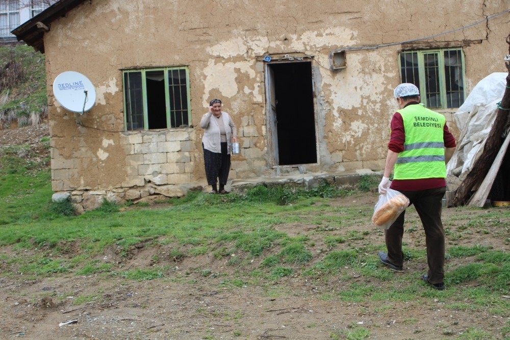 Şemdinli Belediyesinde yaşlı vatandaşlar için seferber oldu 