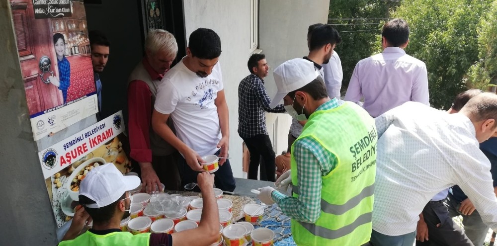 Şemdinli Belediyesinden 5 bin kişiye aşure ikramı 