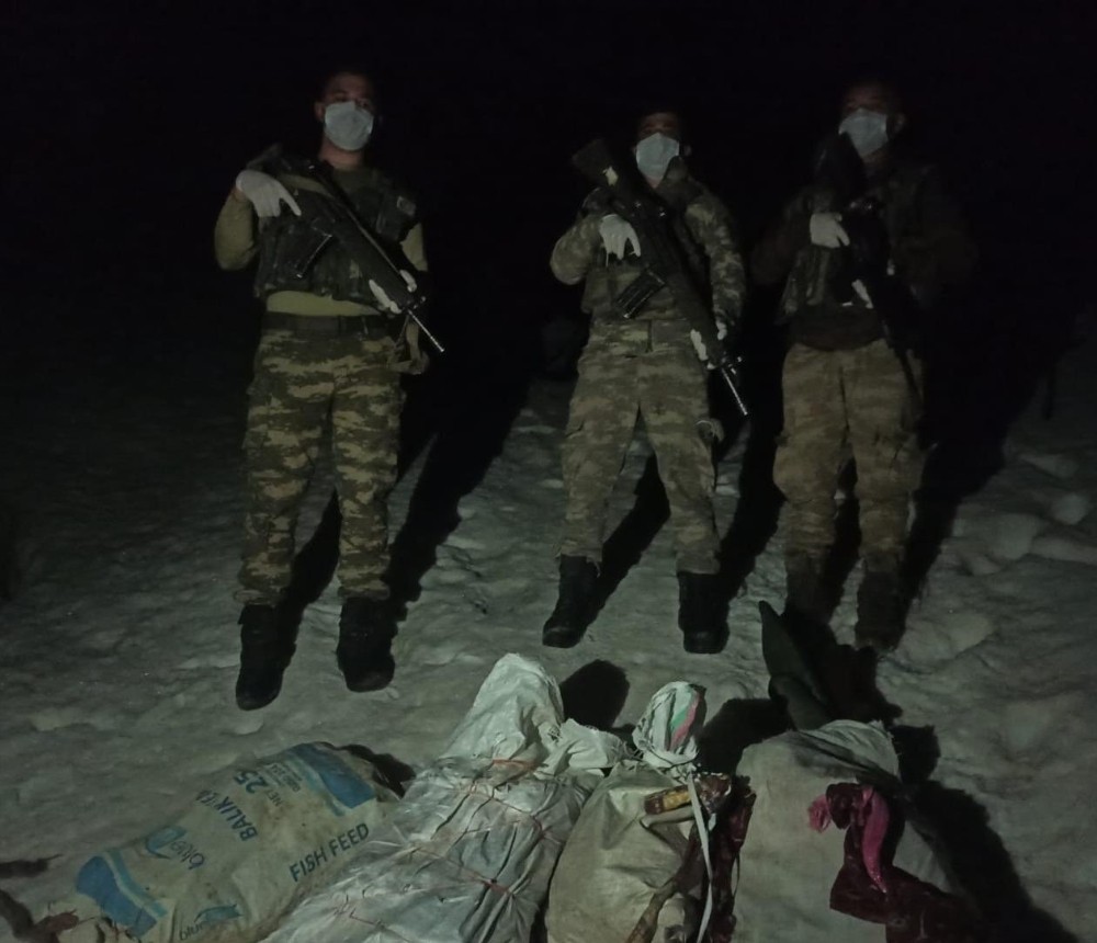 Şemdinli bölgesinde hududu geçmeye çalışan 4 şüpheli yakalandı 
