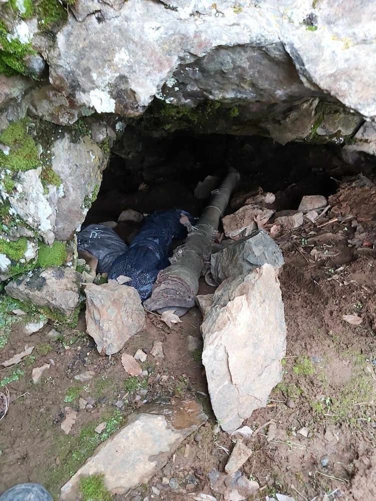 Şemdinli kırsalında stinger füzesi ele geçirildi 