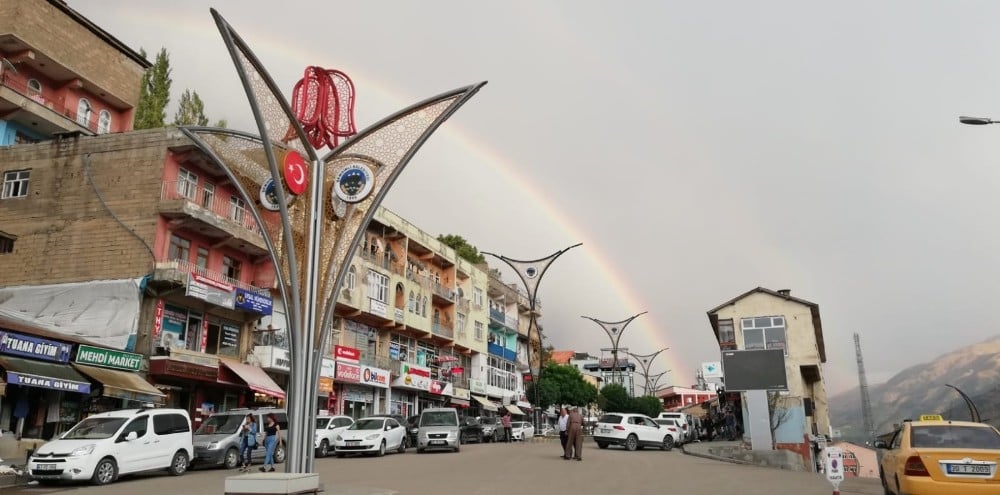 Şemdinli’de gökkuşağı güzelliği 