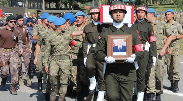Şemdinli'de şehit korucu Sait Demirbaş toprağa verildi